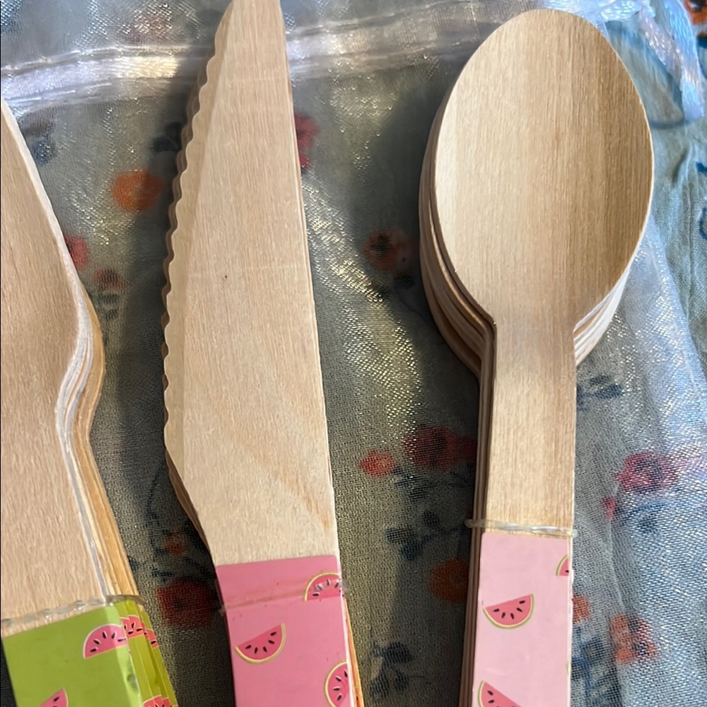 Colorful Wooden Cutlery Set with Watermelon Design - Picture 4 of 6
